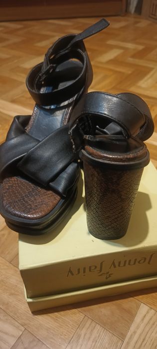 Razerved sandałki damskie na słupku