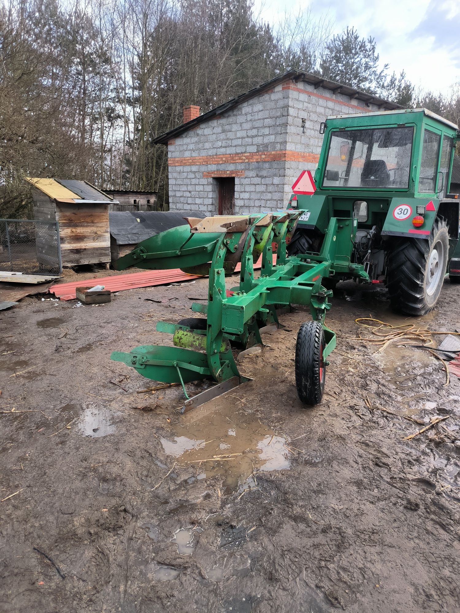 Pług obrotowy 4 skibowy, po remoncie ,małe zapotrzebowanie mocy.