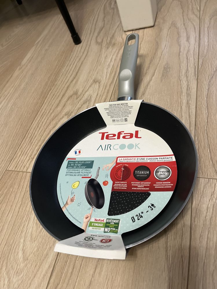 Nowa  patelnua Tefal Air Cook 24 cm ,