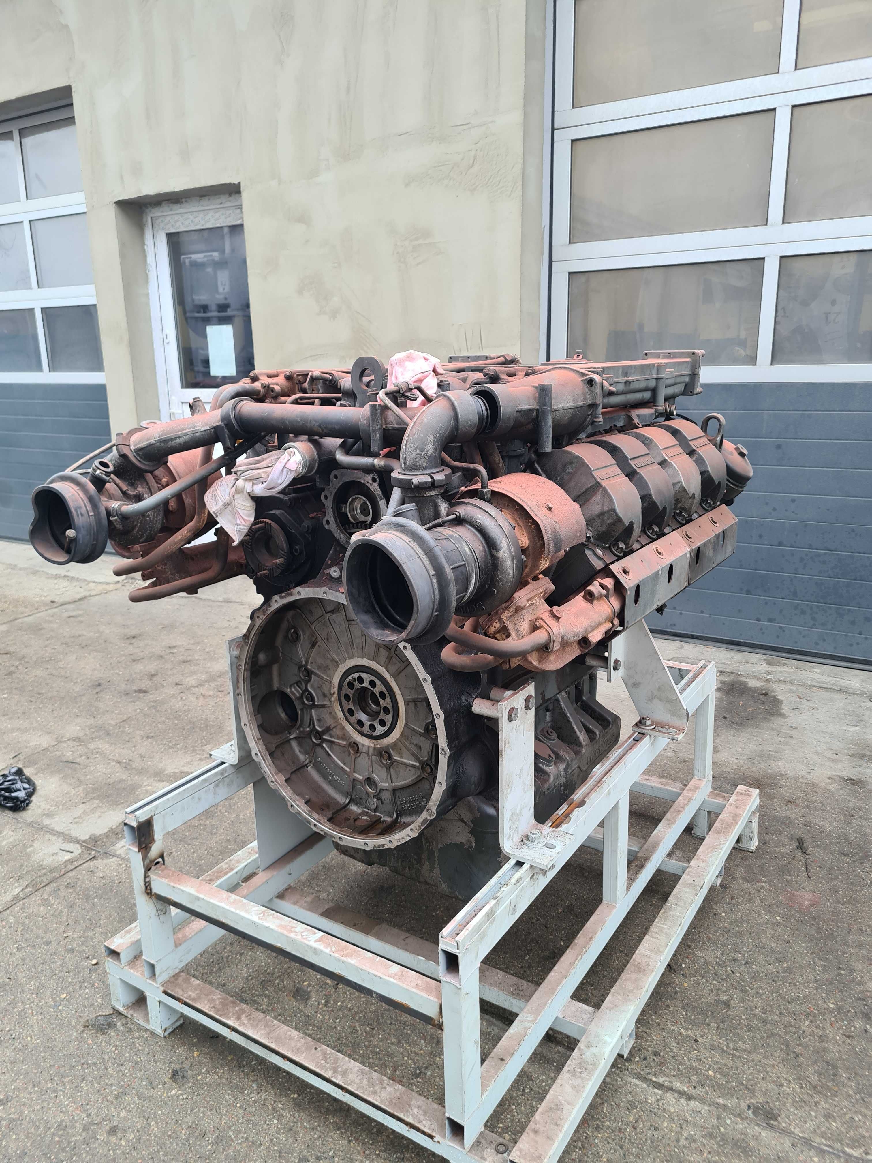 Remont silnik Liebherr LTM 1400 D9508 A7, żuraw, dźwig, Naprawa V8