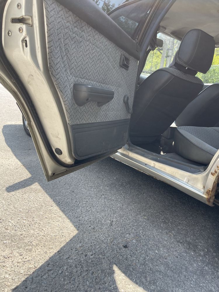 Mazda 626 1989 год