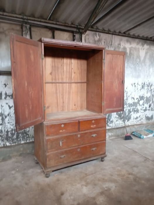 Vendo este móvel muito bonito bom estado