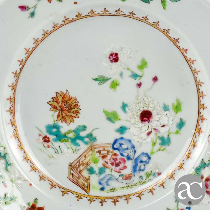 Prato porcelana China, Família Rosa, Dinastia Qing Qianlong séc. XVIII
