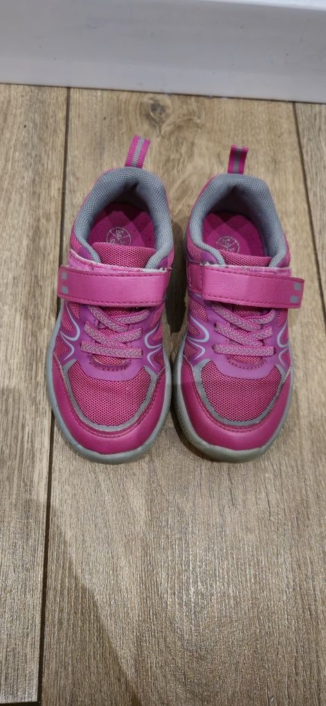 Buty sportowe dziewczęce świecą 26 (17cm)