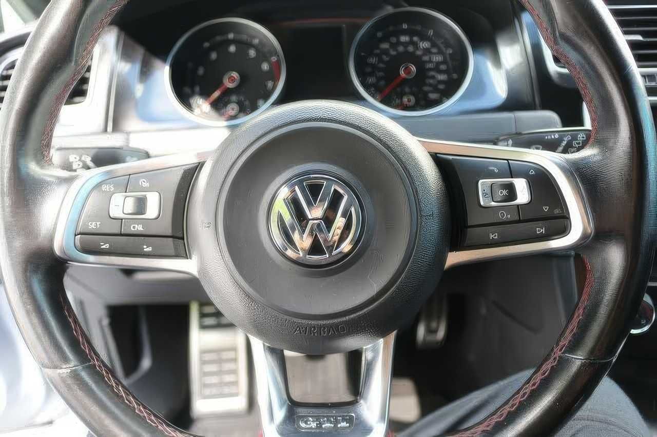 2016 Volkswagen Golf GTI SE