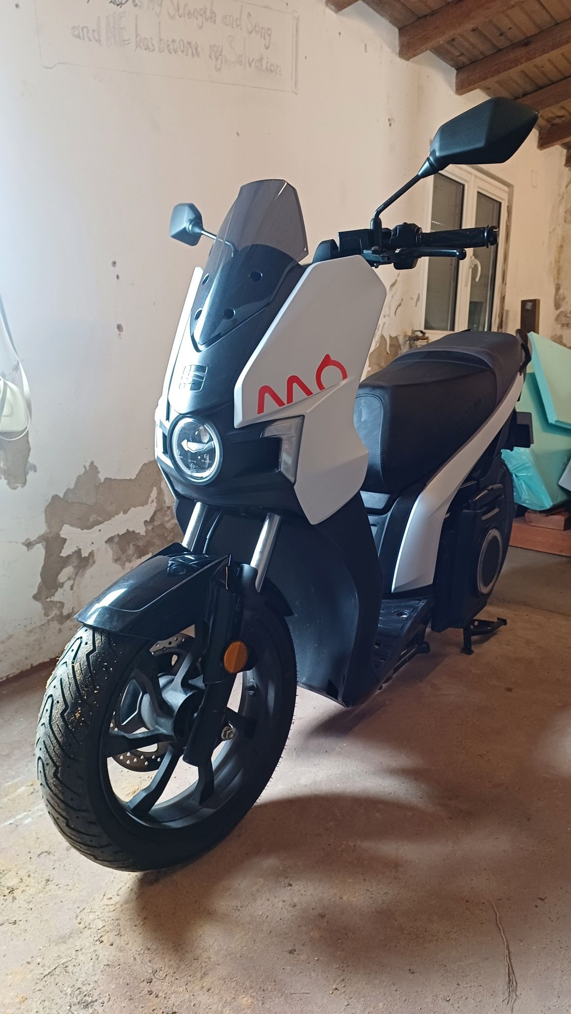 Seat MÓ 125 Elétrica | Abril 2024 | 5.000 km | 4.000€