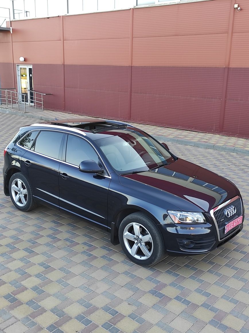 Продам Audi Q5 Premium Plus