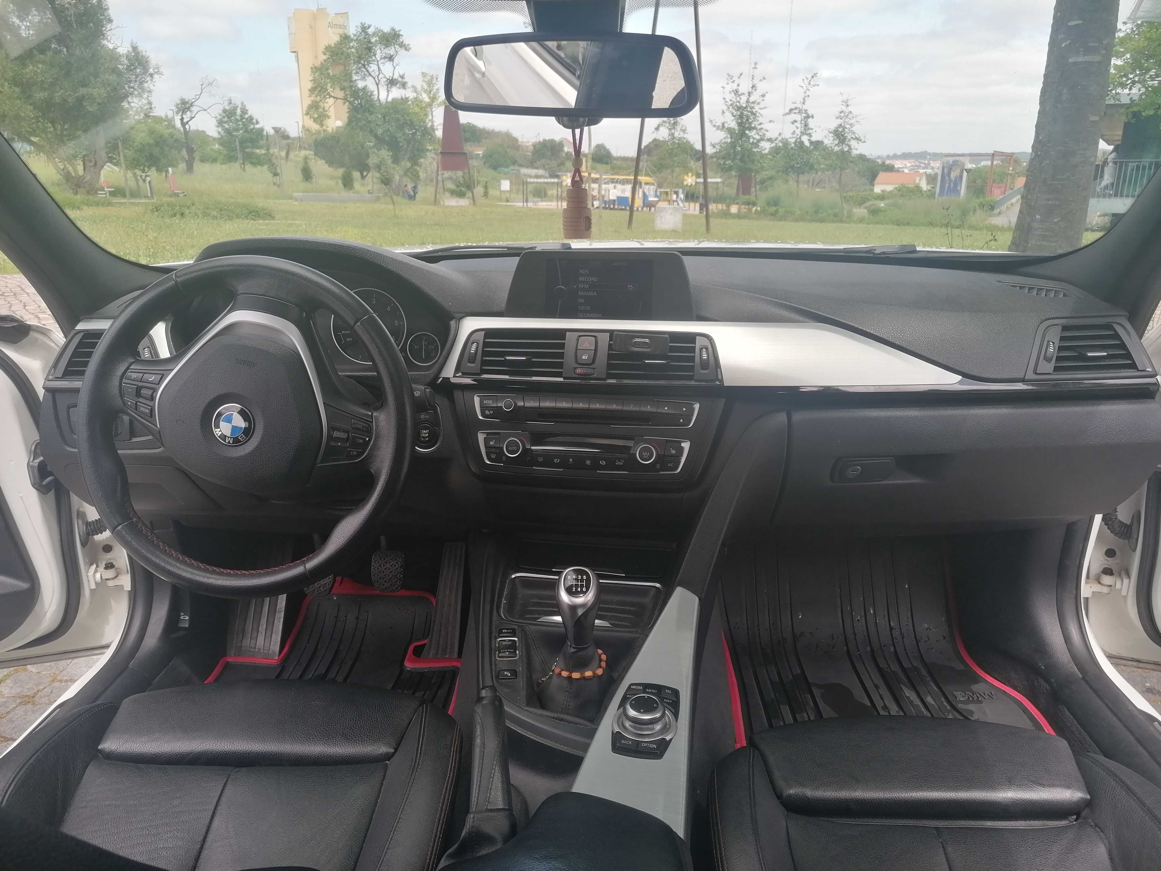 Vendo BMW 2012 impecável versão Sport