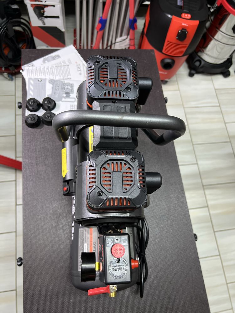 Безмаслянный воздушный компрессор DWT STP K14-15 OA-AL