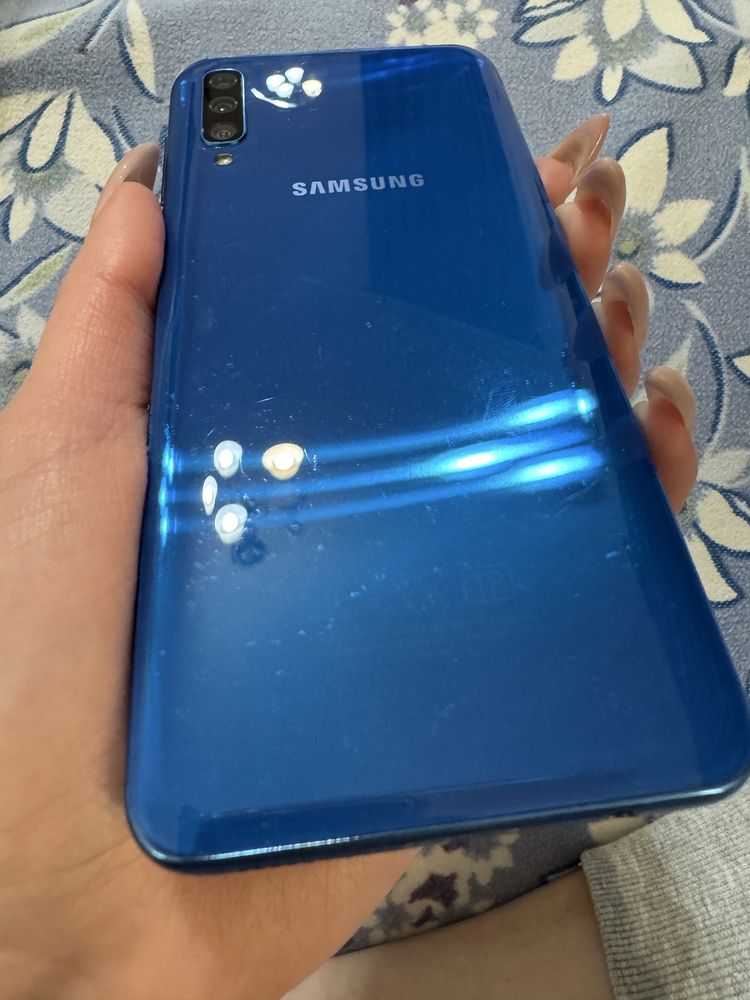 Телефон Samsung a50
