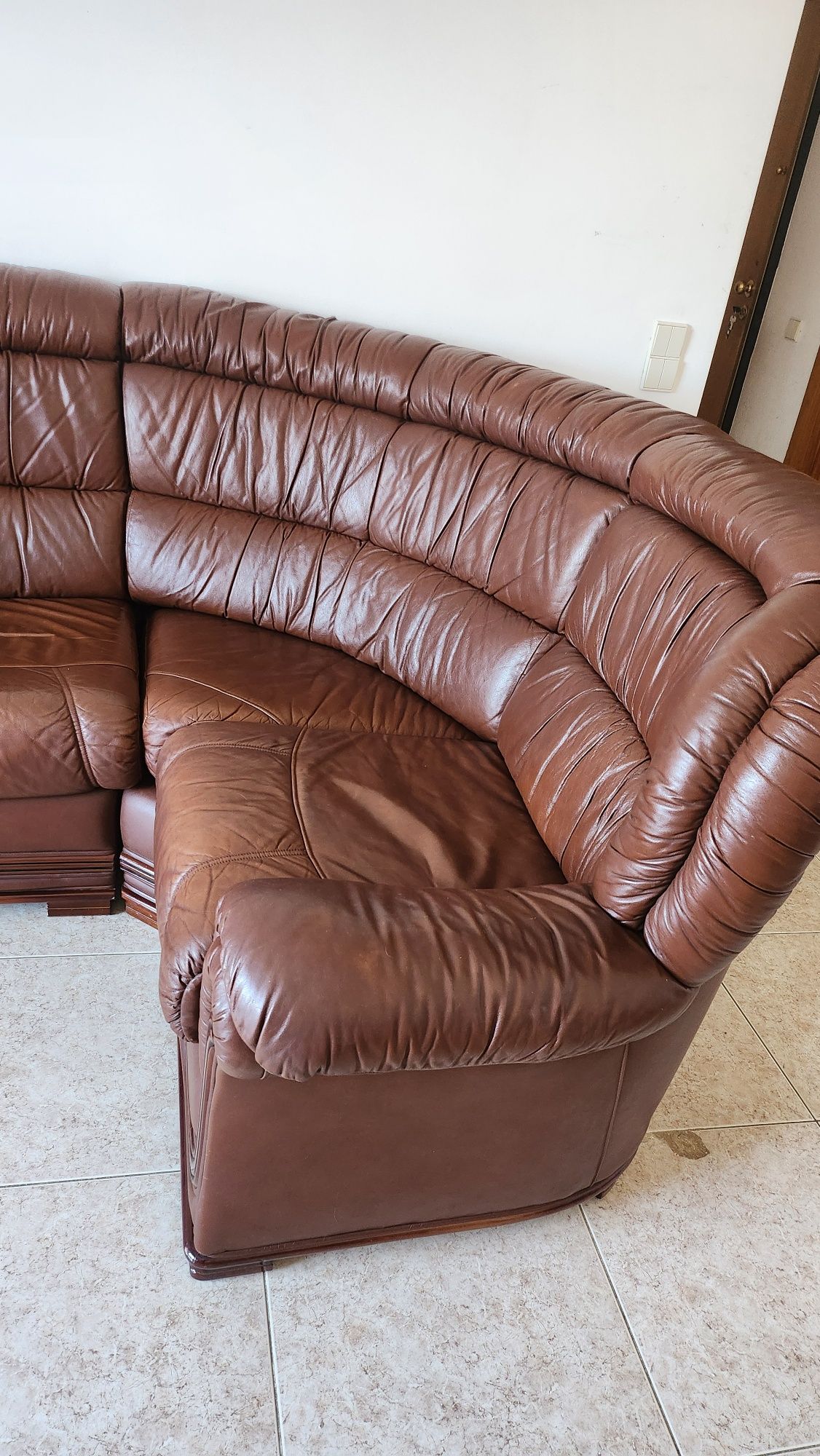 Sofá Pele Castanho Cama