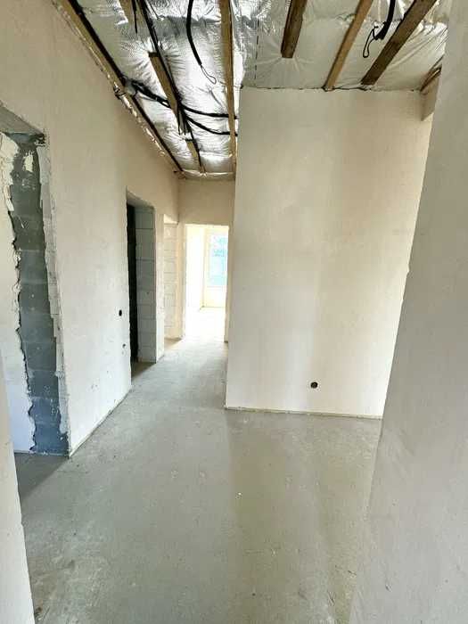 Якісний готовий будинок біля озера ! Велика ділянка 10 соток!