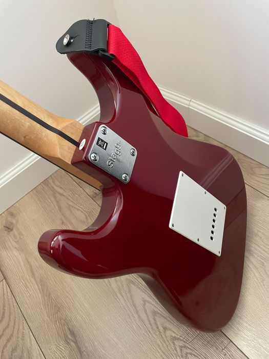 Gitara elektryczna Stratocaster Stagg czerwona