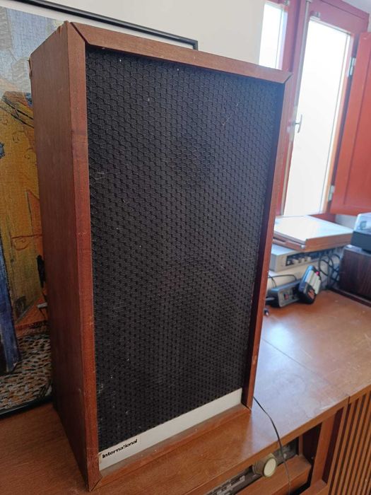 Giradiscos vintage, marca International, totalmente revisto