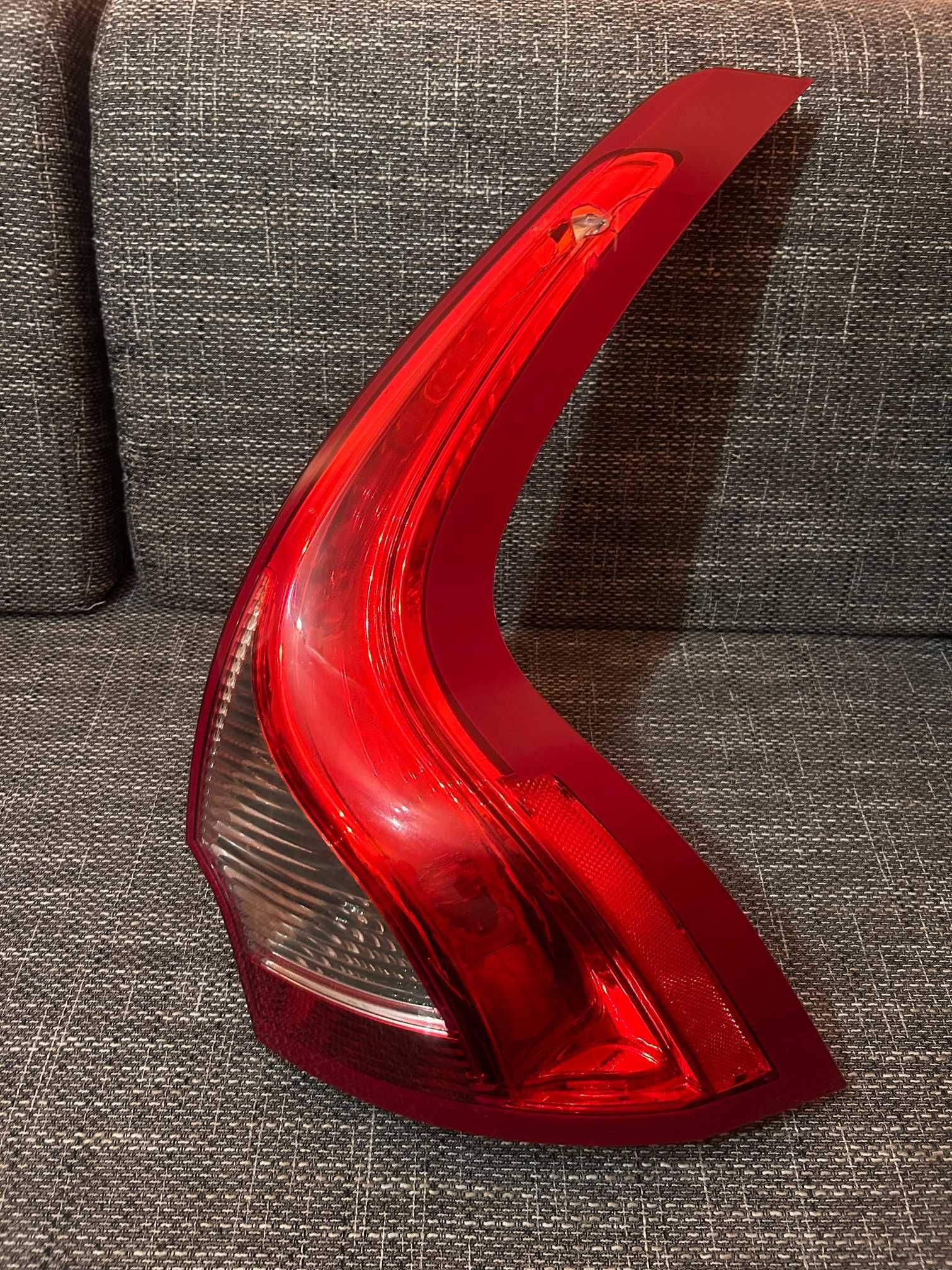 Lampa prawy tył Volvo XC60 2011 lift