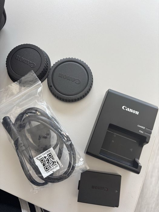 Canon EOS 2000D com acessório