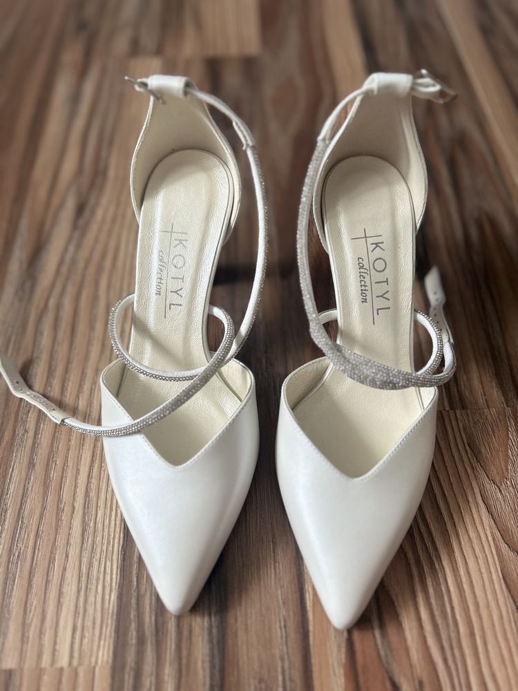 Buty slubne kotyl