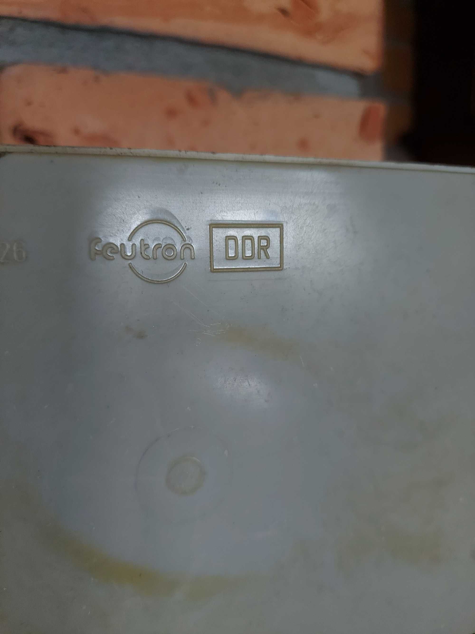 Stary kolekcjonerski miernik wilgoci FEUTRON produkcji DDR