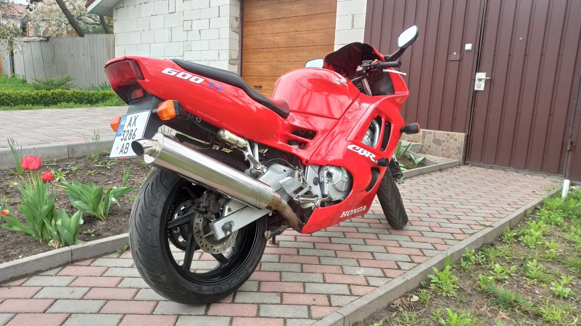 Спортбайк Honda cbr600 f3