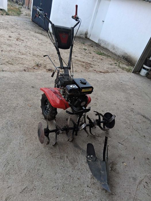 Motoenxada semi-nova