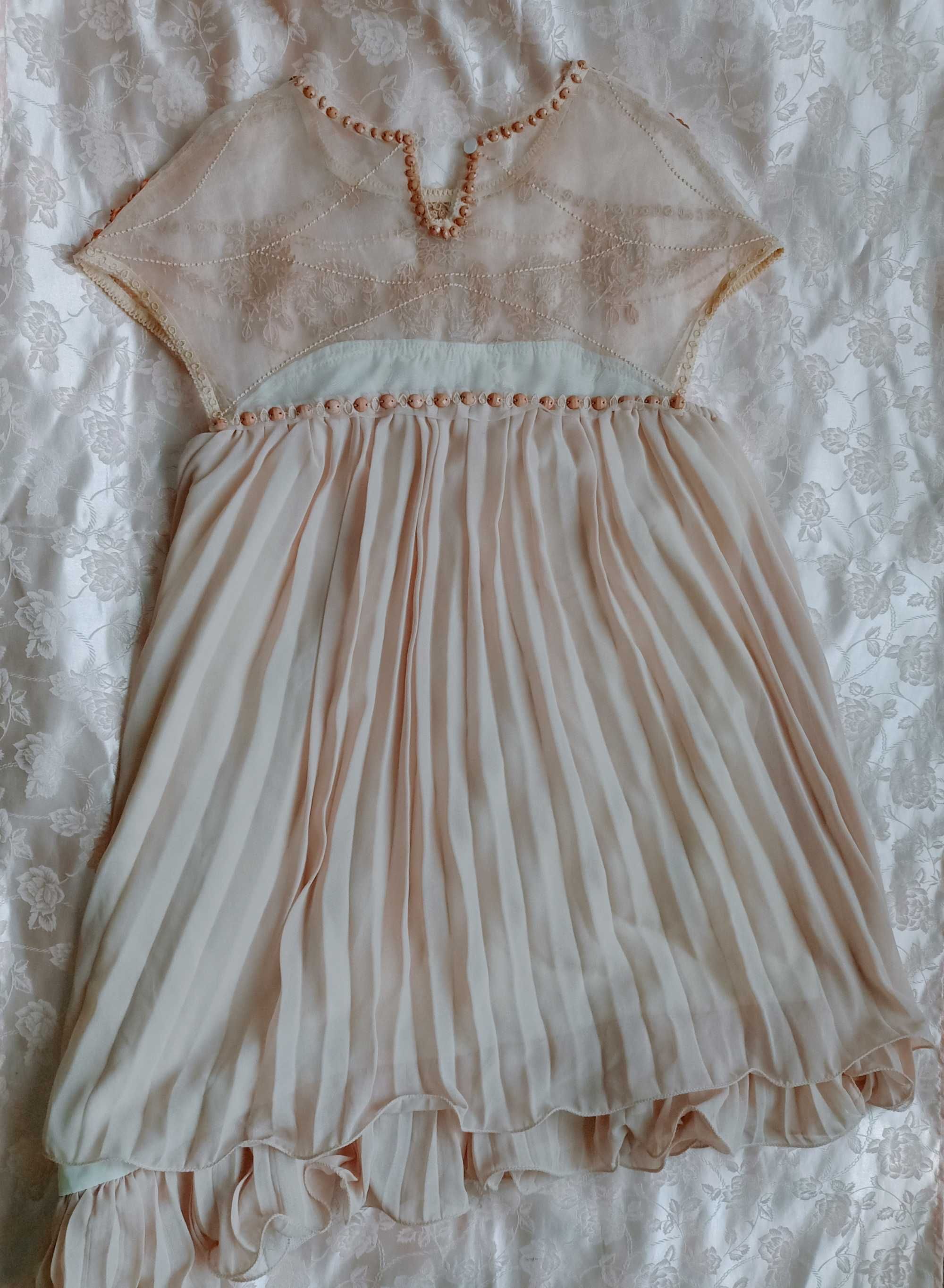 Світло-персикова сукня