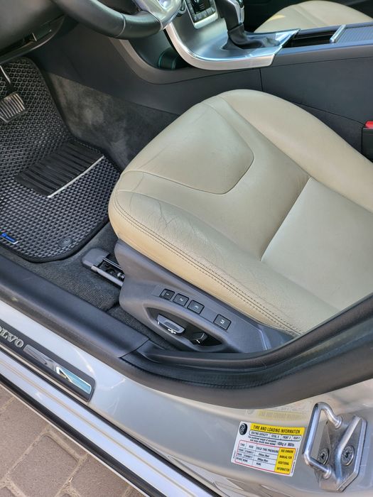 Volvo V60 2016 2.0. Бензин