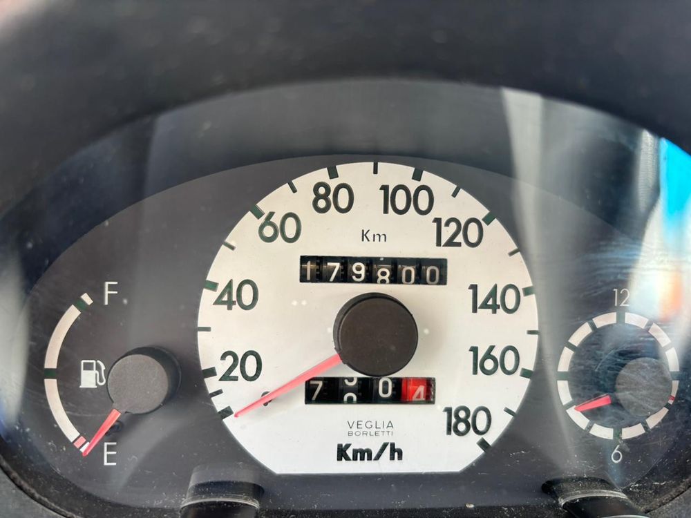 Fiat SEICENTO cinzento