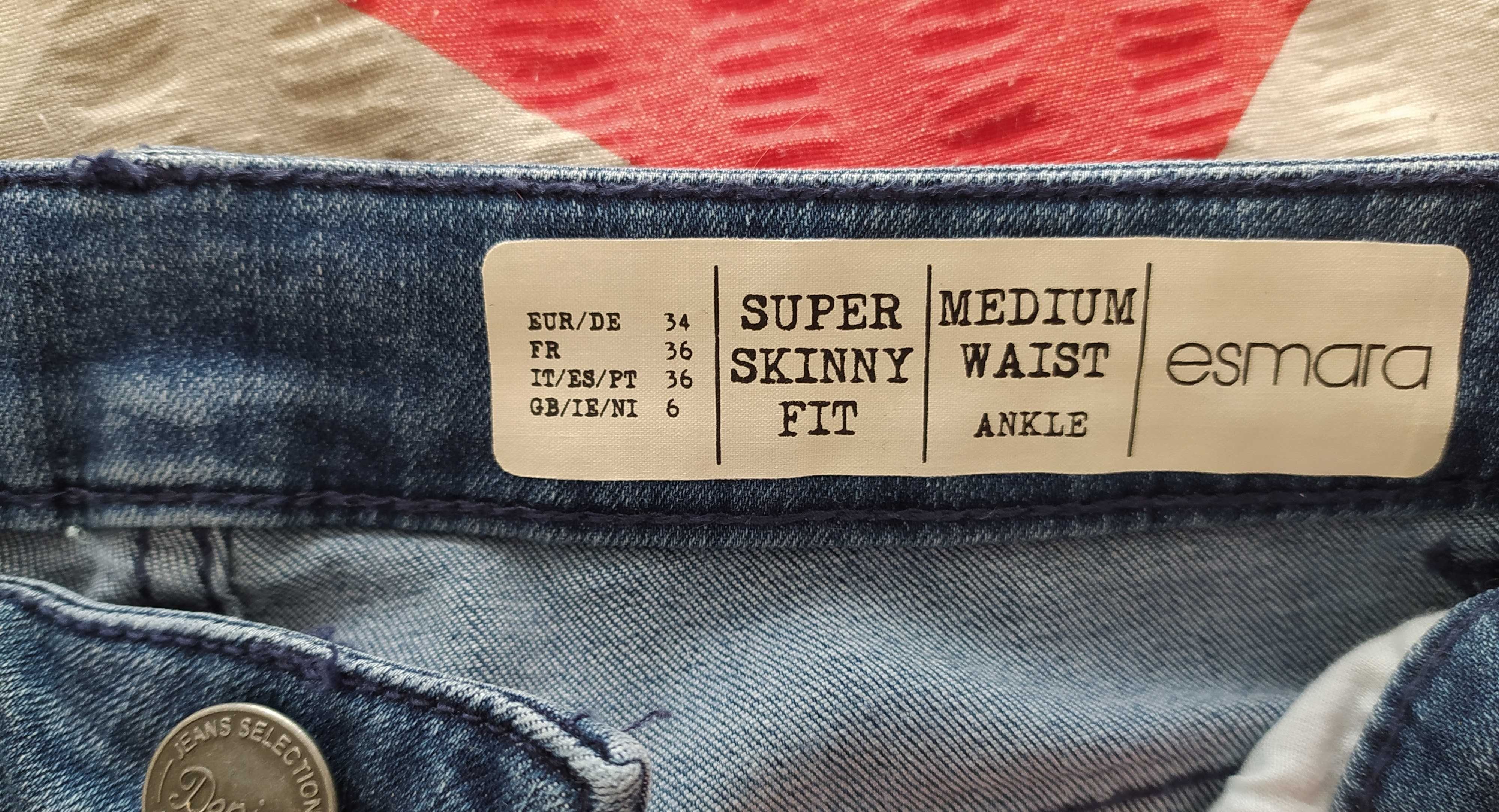 Spodnie jeansy Esmara róża kwiat super skinny fit medium waist rurki