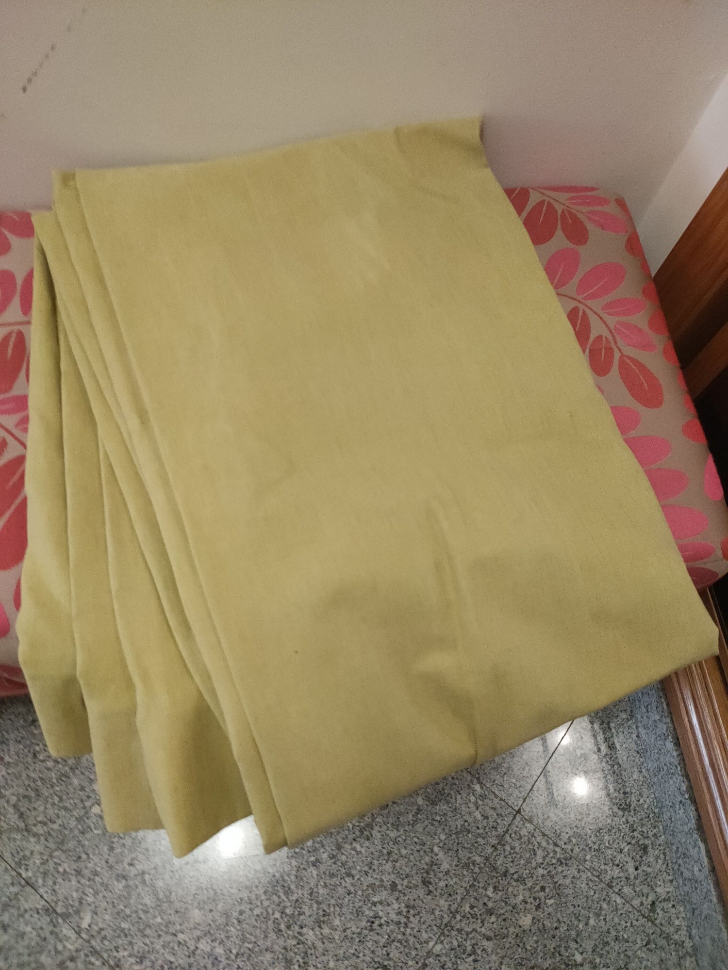 Cortinados como novos verdes com blecaut
