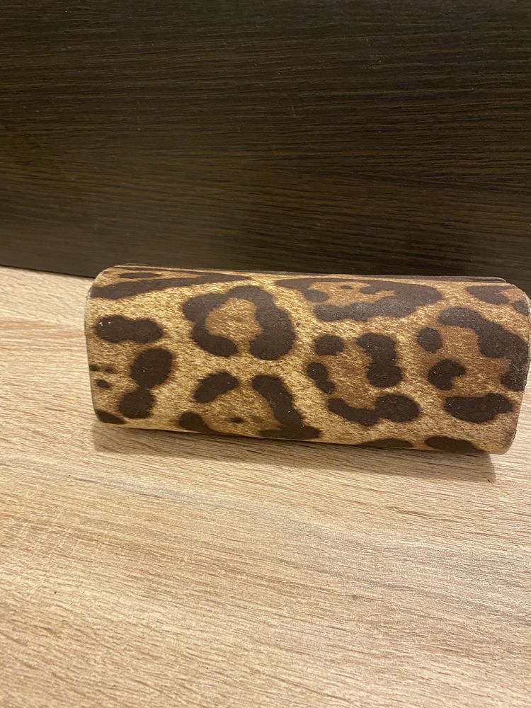 Etui futerał okulary przeciwsłoneczne panterka cętki Dolce&Gabbana