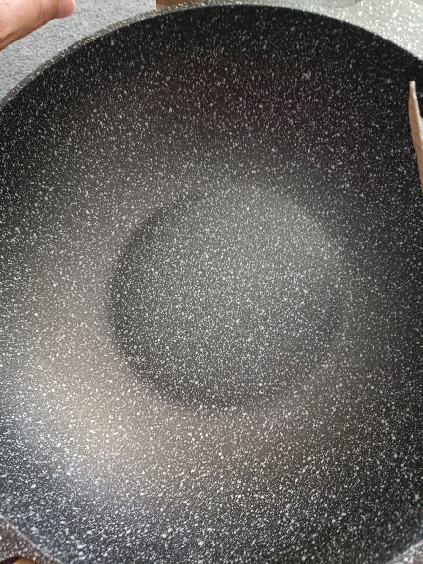Patelnia Wok 32 cm Black Stone Zwieger