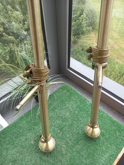 Nowy i używany -  KARNISZ w kolorze:  czarny i brudny złoty