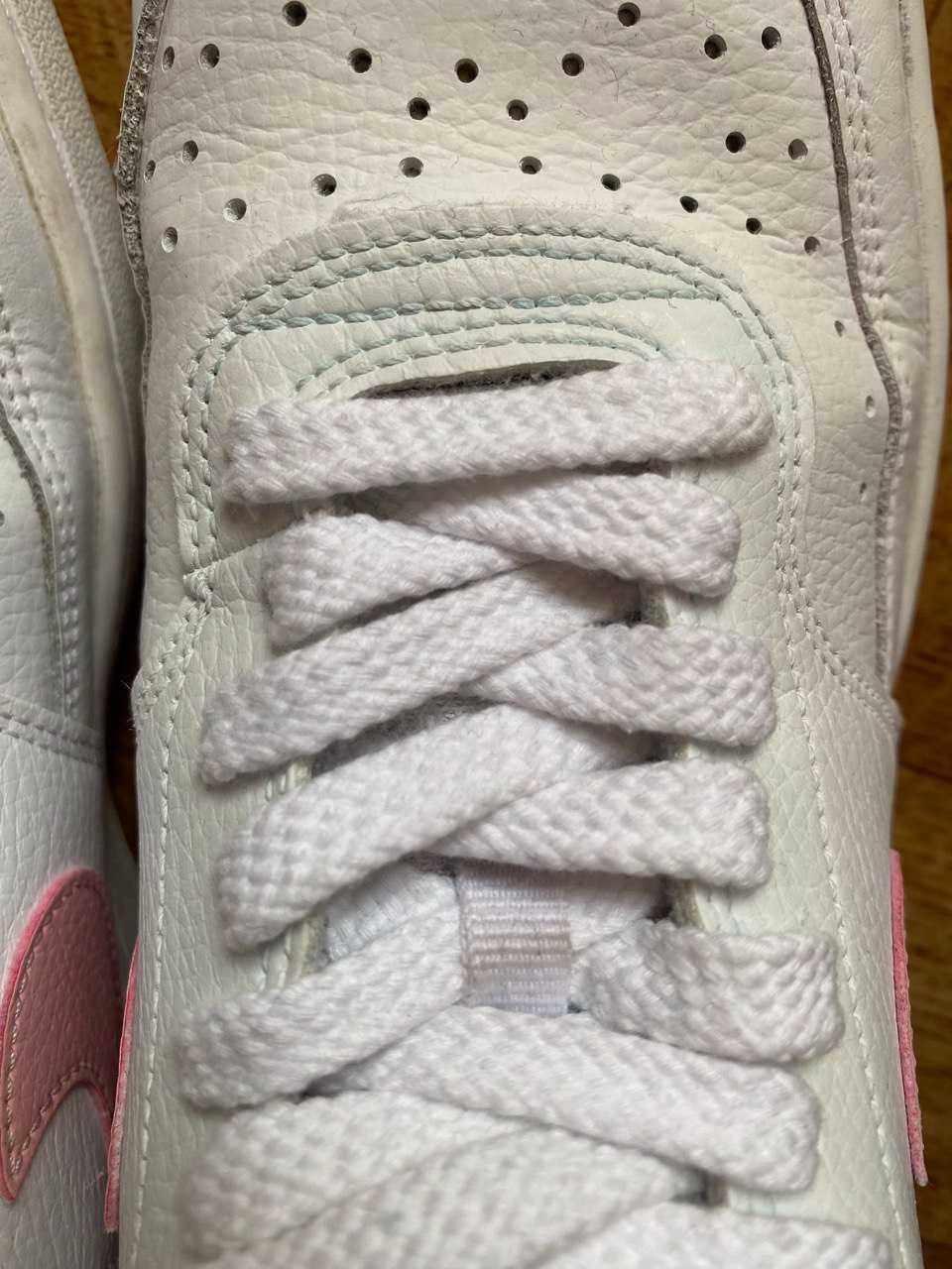 Білі шкіряні кросівки Nike оригінал