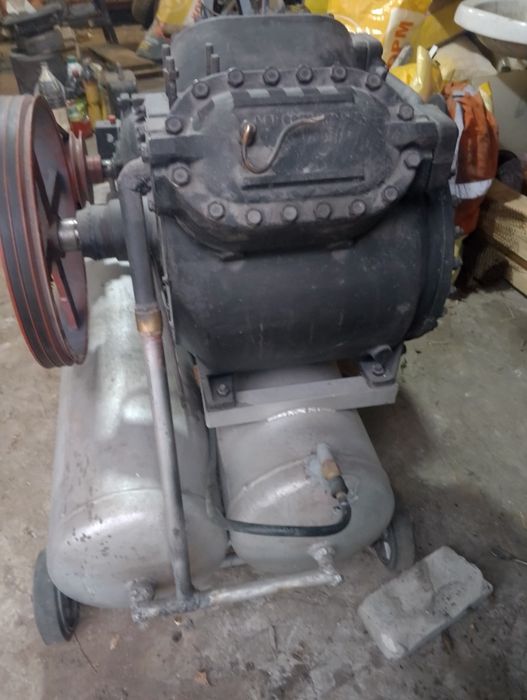 Продам компресор