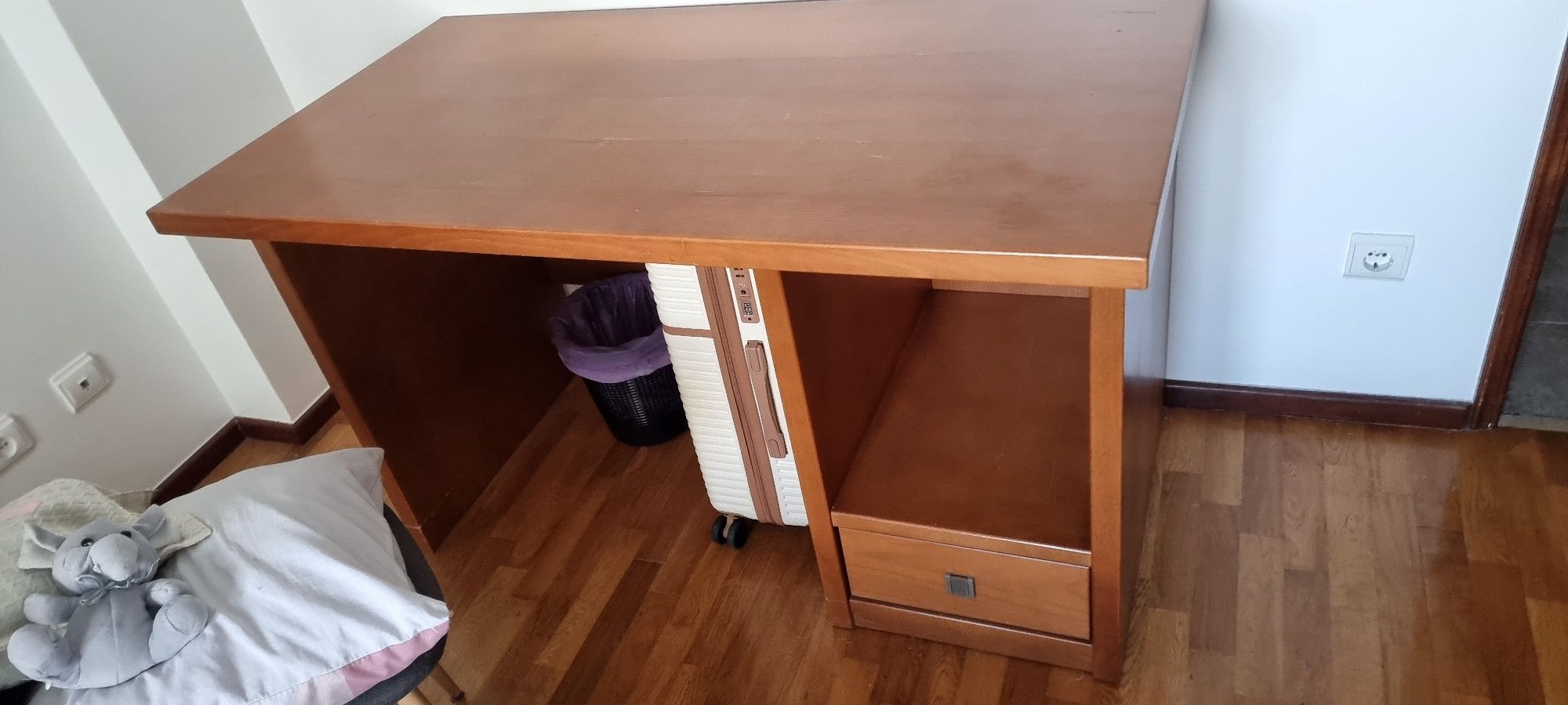 Moblia de quarto madeira
