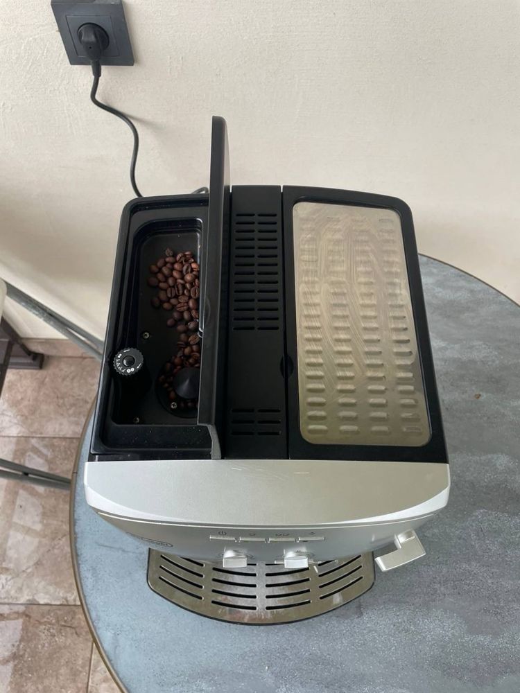 Кавомашина DeLonghi ESAM 2200S Magnifica