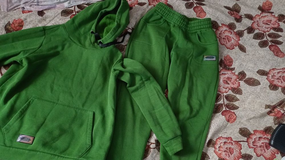 Продам теплий жіночий костюм