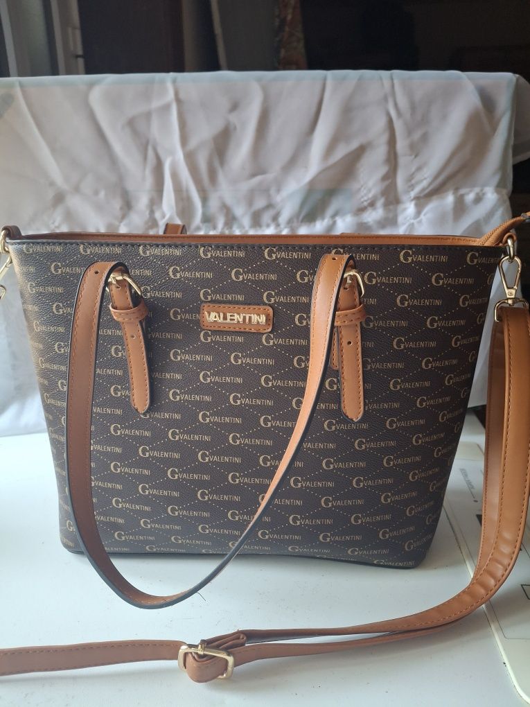 Vendo mala de senhora