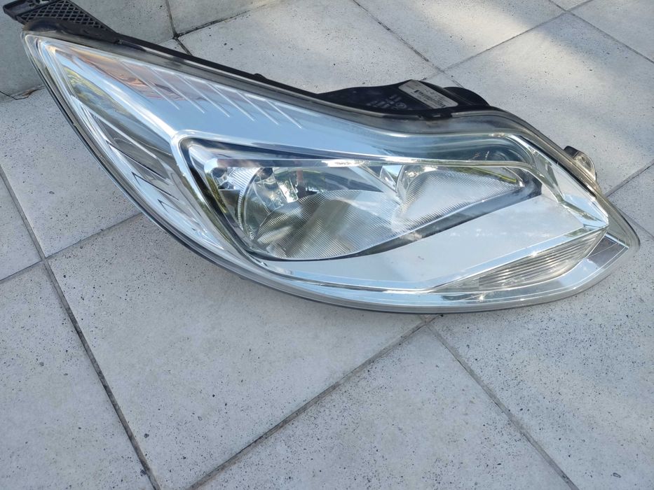 Reflektor prawy lampa Ford Focus MK3 przedlift
