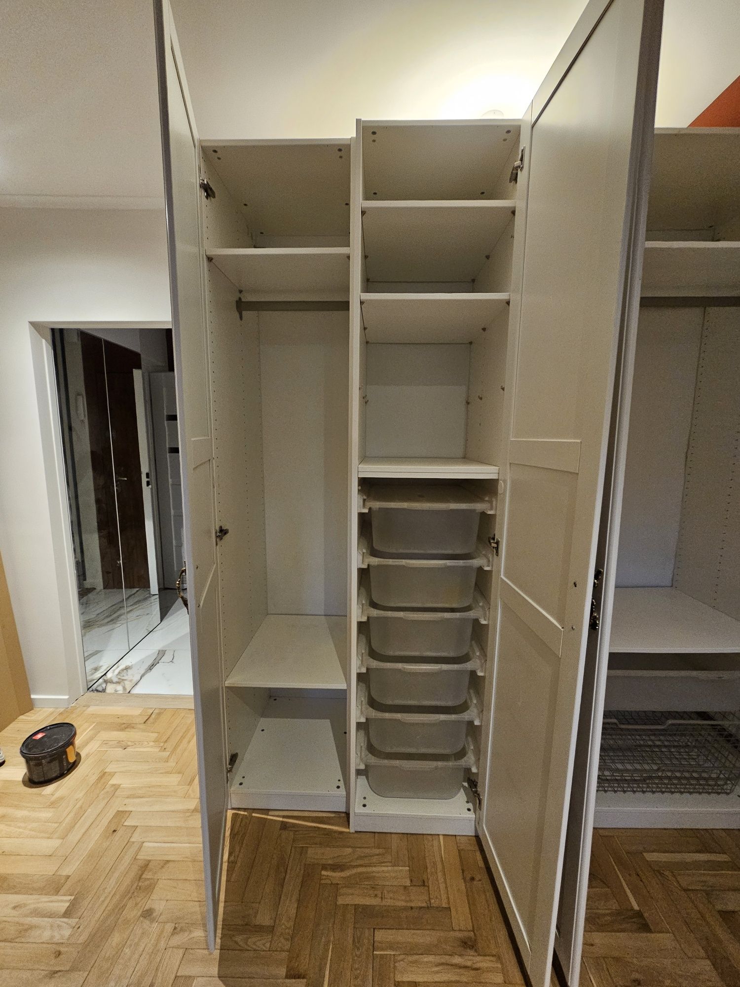Dwie szafy pojedyncze białe wysokie ikea