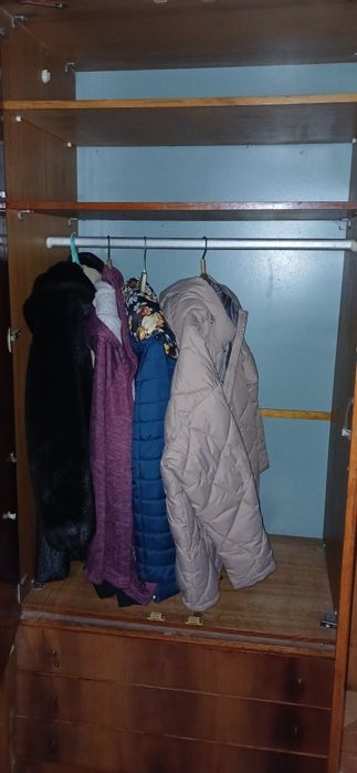 Продам шкафа і тумбу!