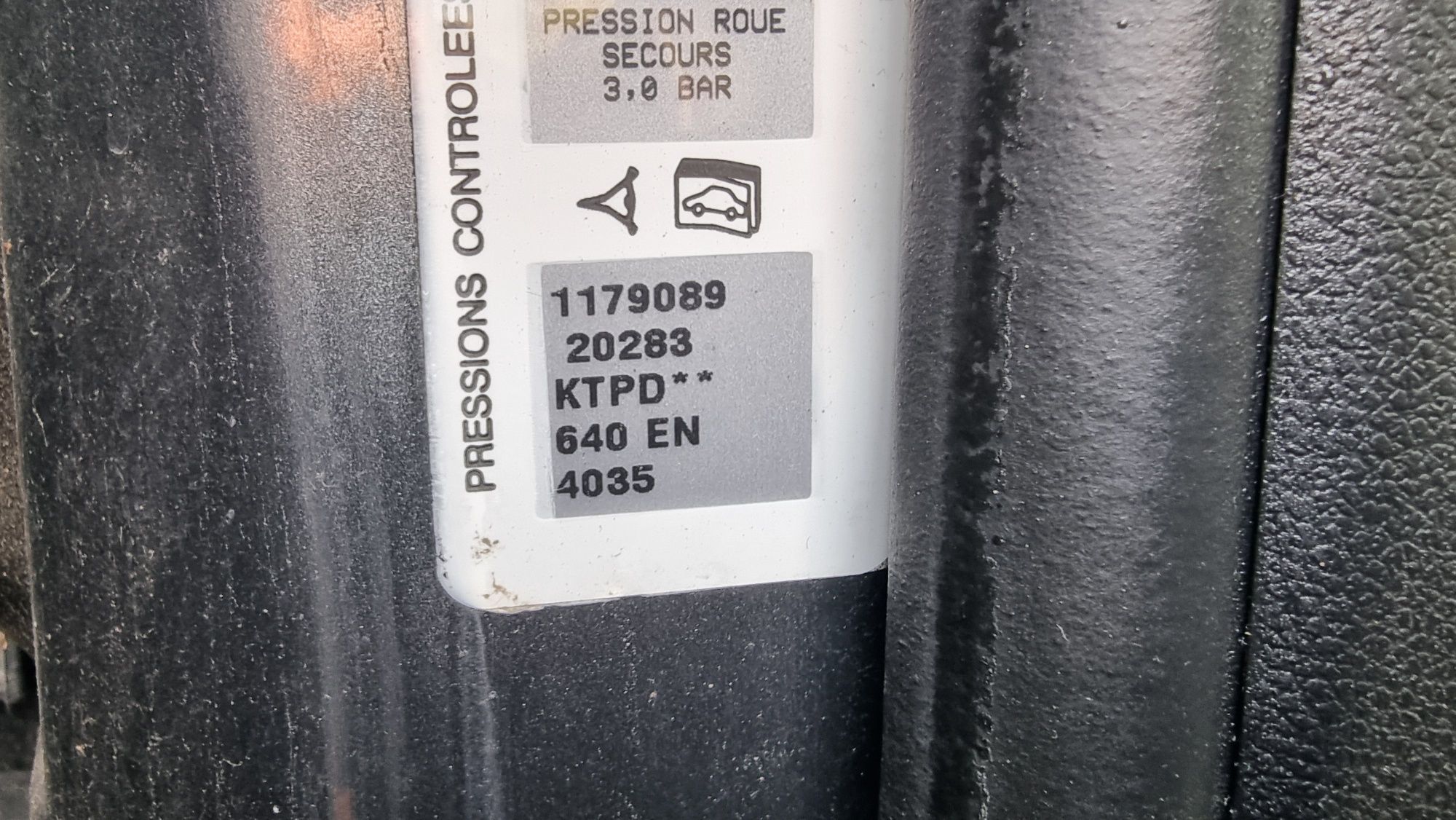 Maska błotnik lampa klapa silnik skrzynia  Peugeot 308 SW 1.4 1.6 vti