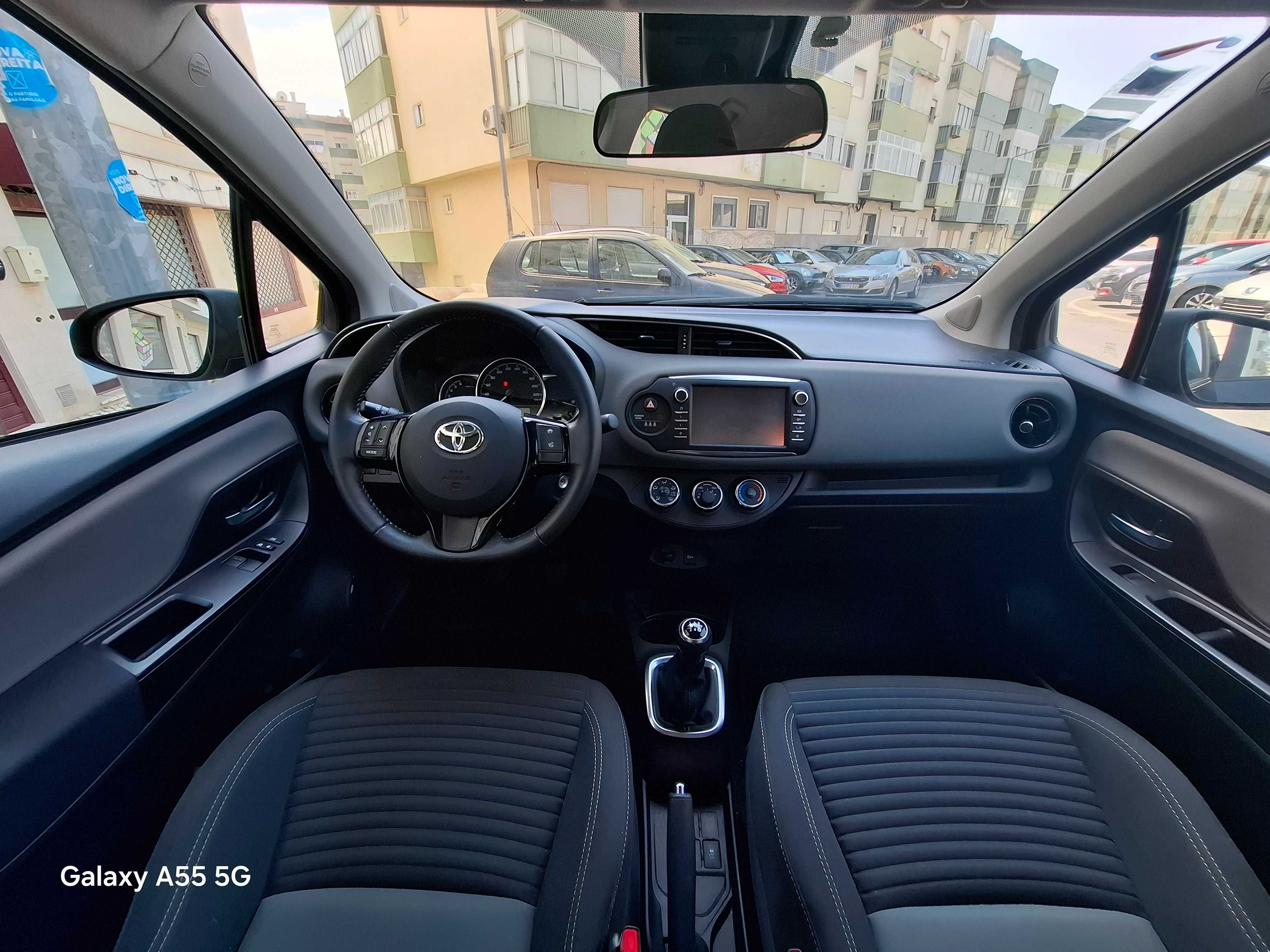 Toyota Yaris de 2018 com apenas 34600 km