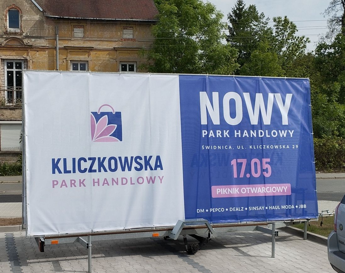 Reklama mobilna, przyczepa reklamowa, kampania, Wałbrzych