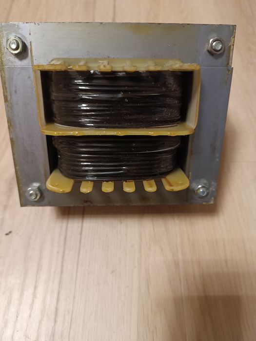 Transformator sieciowy jednorazowy 700va