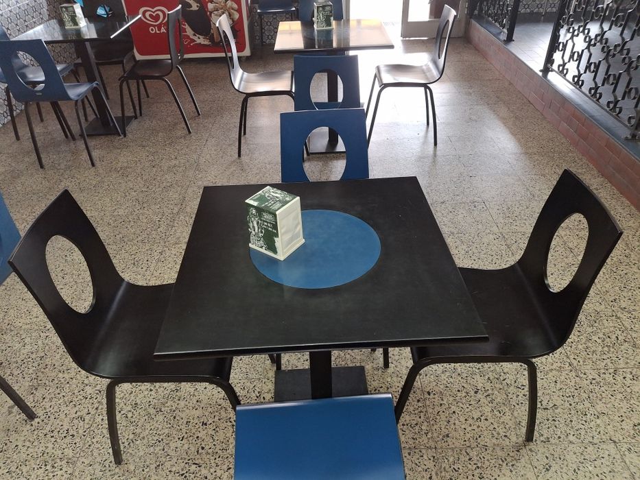 Vendo mobiliário de café