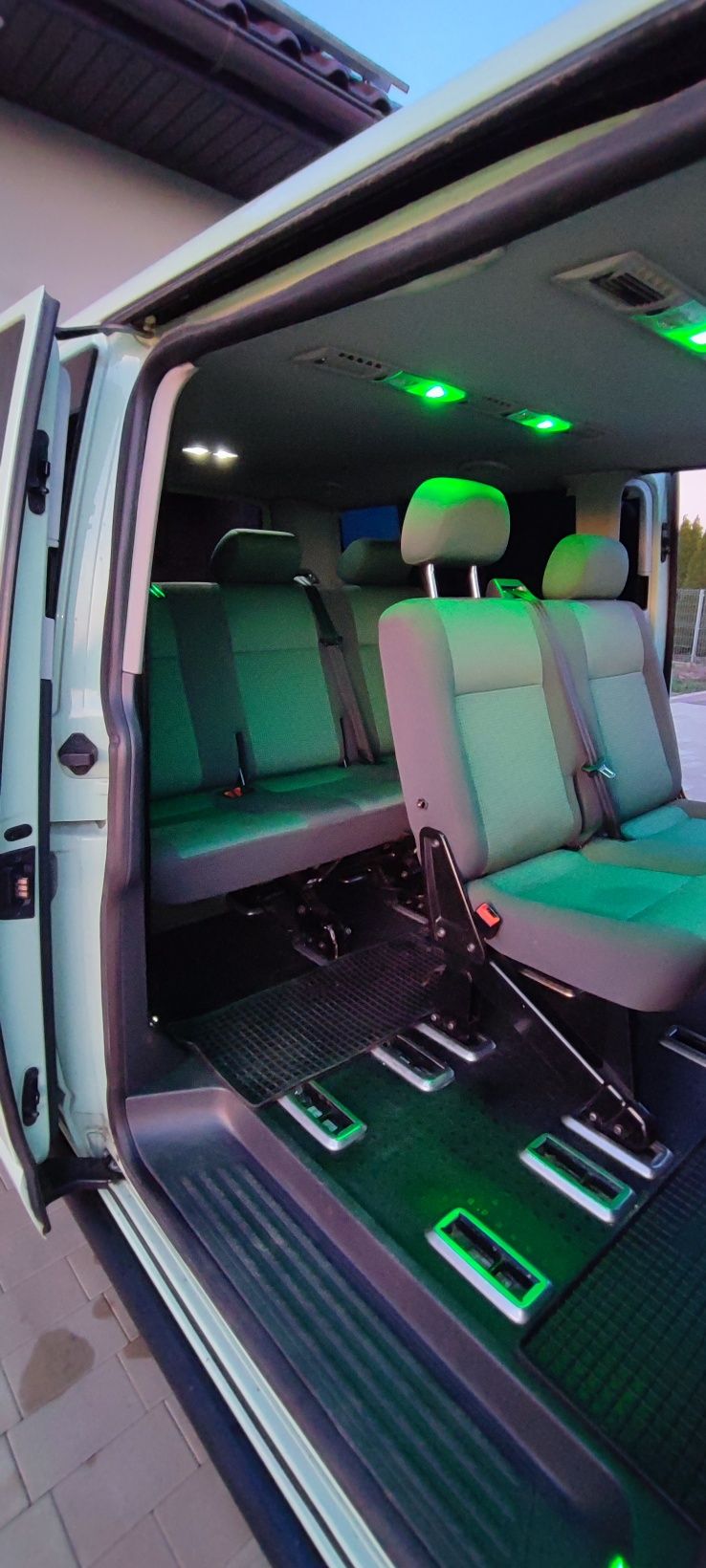 VW T5 Caravelle 2.5tdi 174km AUTOMAT 9os,  DŁUGI ,Cena do 13.07  , OKA