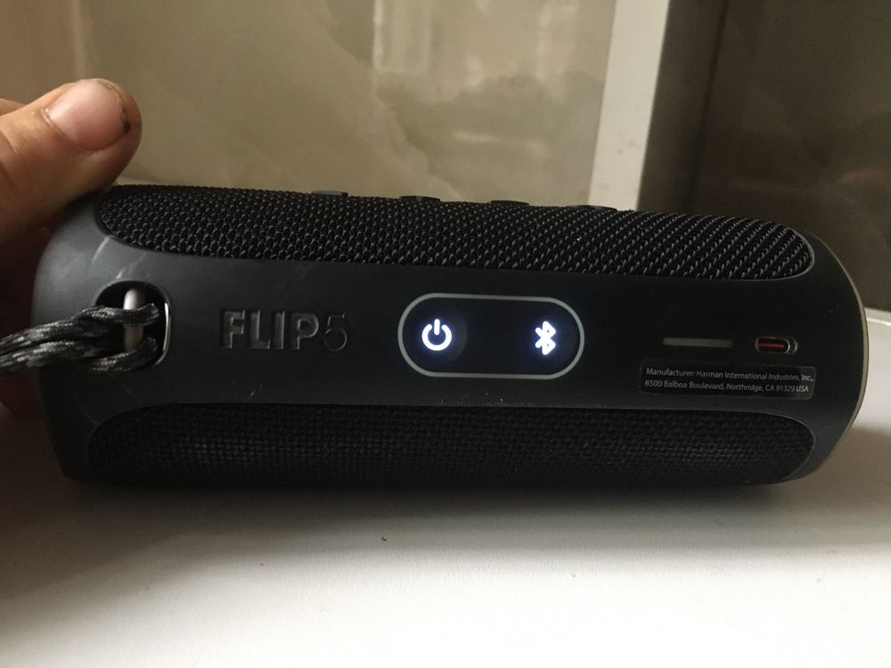 Jbl flip 5 все работает как новая