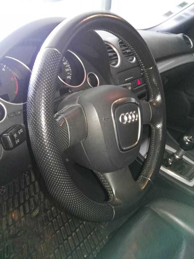 Audi A4 cabrio 2.0 muito estimado