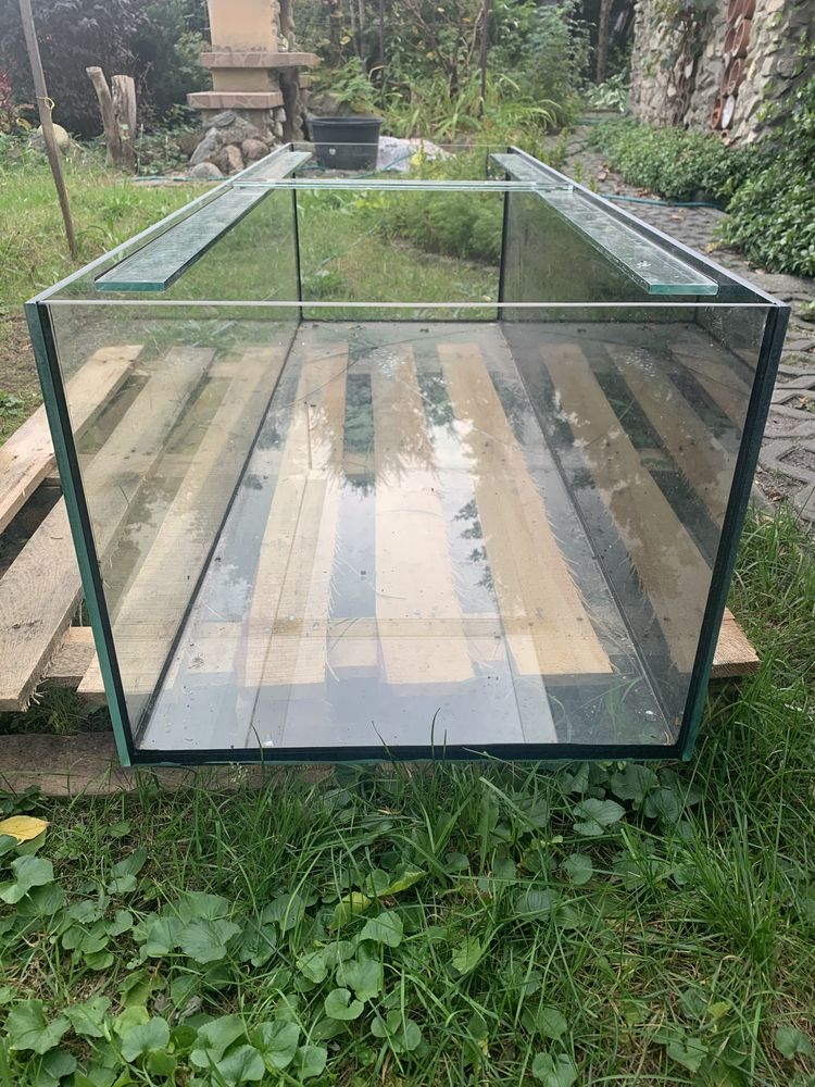 Uszkodzone akwarium terrarium 150 x 50 x 40 cm